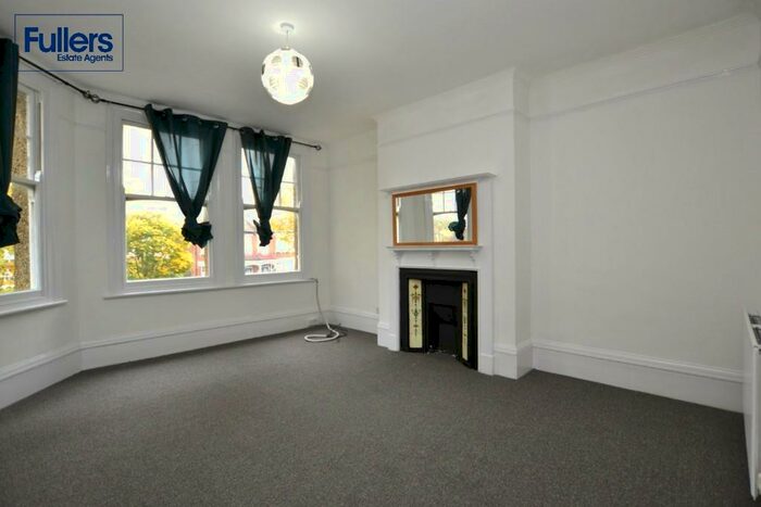 2 Bedroom Flat To Rent In Fox Lane, London, N13