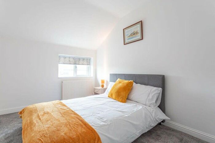 2 Bedroom Serviced Apartments To Rent In Killinghall Road, Bradford, West Yorkshire, BD3