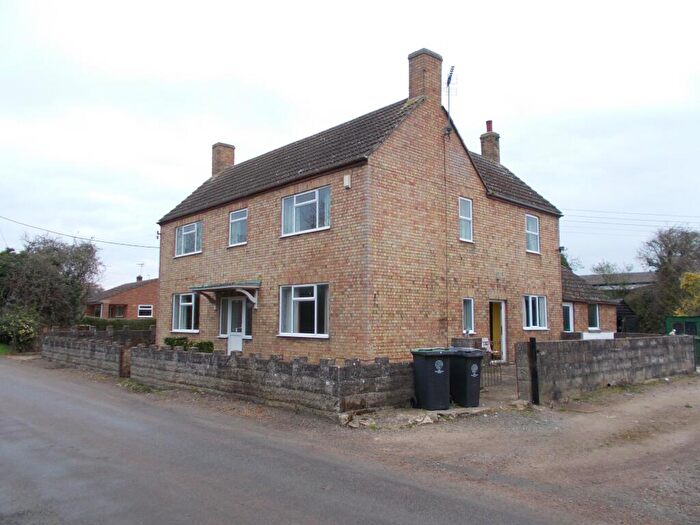 4 Bedroom Detached House For Sale In Glebe Farmhouse, PE8