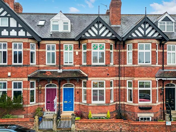 4 Bedroom Town House For Sale In Burleigh Place, Darlington, DL3