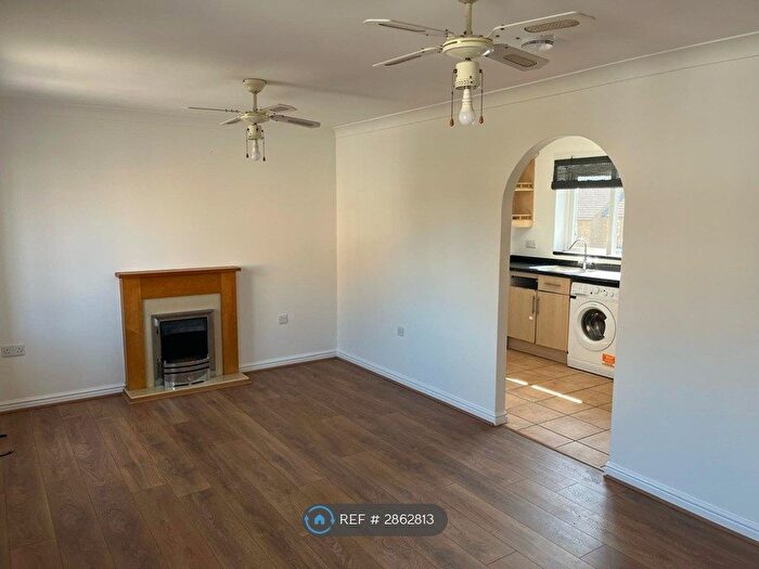 2 Bedroom Flat To Rent In Longchamp Drive, Ely, CB7