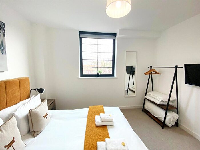 1 Bedroom Apartment To Rent In Lockside Wharf, Scotland Street, Birmingham, B1