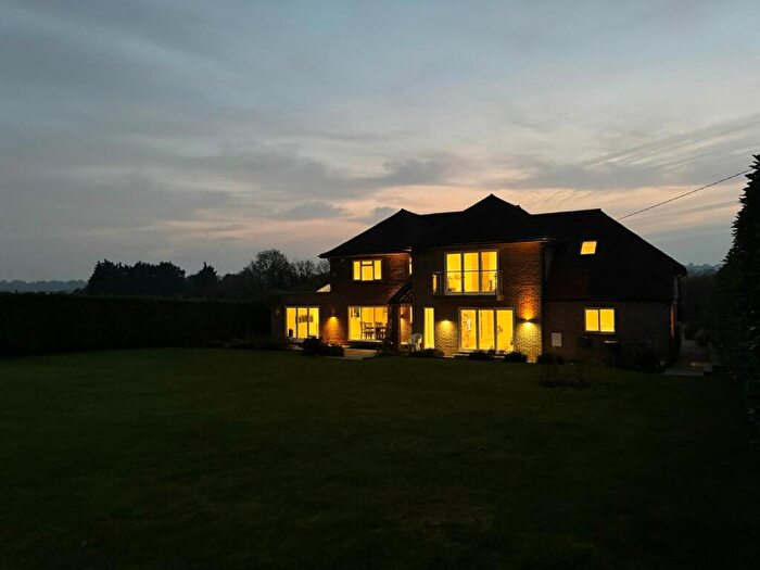 5 Bedroom Detached House For Sale In Wycombe Road, Saunderton, HP27