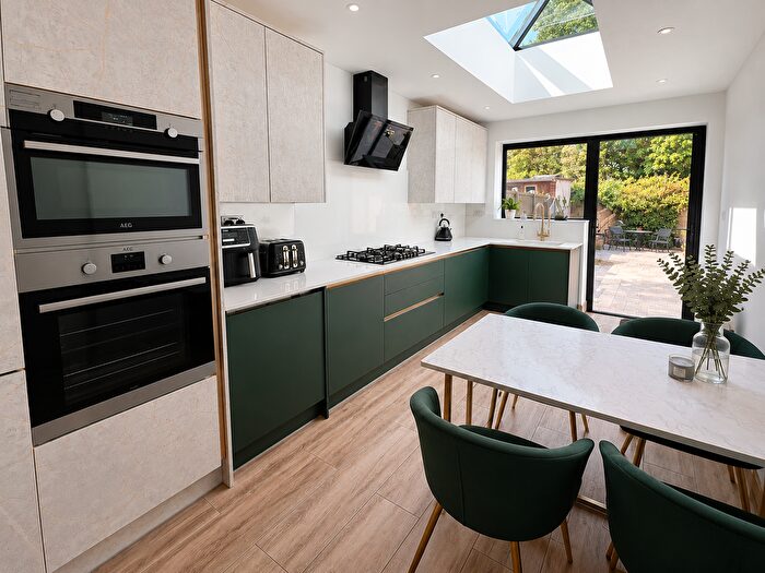 1 Bedroom Flat To Rent In Westwood Road, Ilford, Essex, IG3