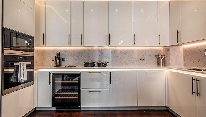 3 Bedroom Flat To Rent In Thornes House, Charles Clowes Walk, London, SW11