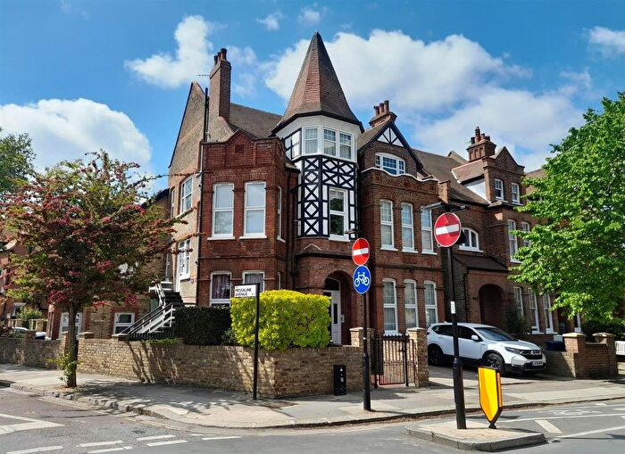 2 Bedroom Flat To Rent In Emanuel Avenue, London, W3