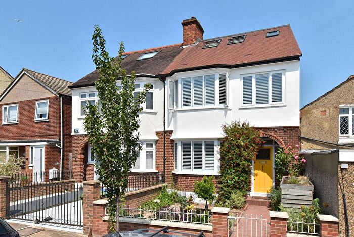4 Bedroom Semi-Detached House To Rent In Borland Road, London, SE15