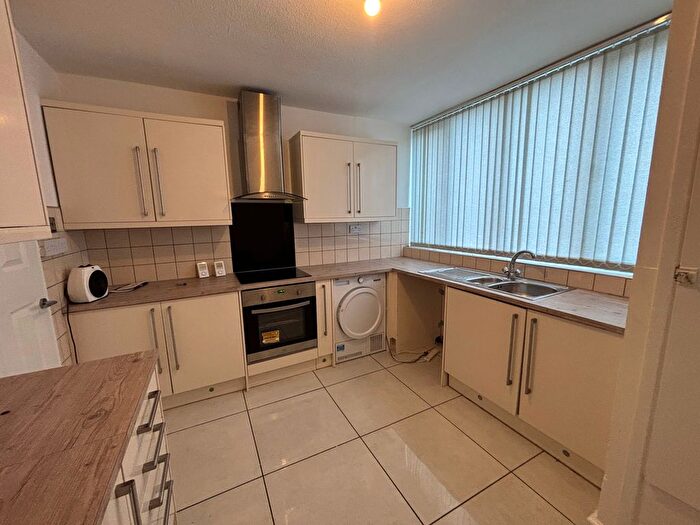 3 Bedroom Maisonette To Rent In Chetton Green, Wolverhampton, WV10