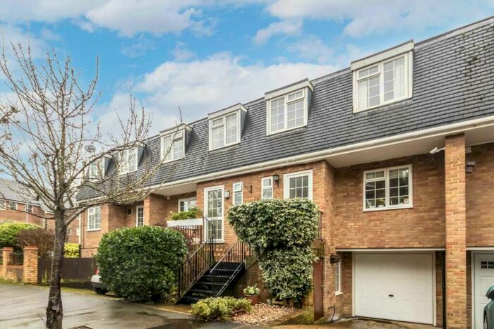 3 Bedroom Terraced House To Rent In Grove Road, Surbiton, KT6