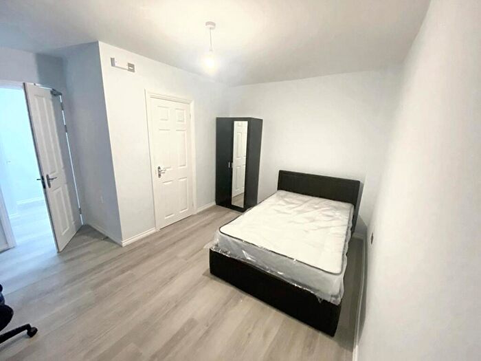 6 Bedroom House To Rent In Hogarth Walk, Bristol, BS7