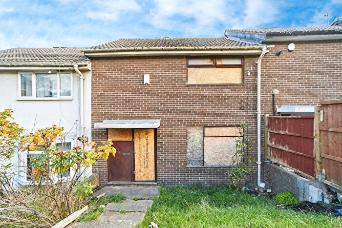 2 Bedroom Terraced House For Sale In Snowden Close, Leeds, LS13