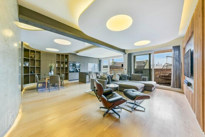 3 Bedroom Flat To Rent In Redchurch Street, London, E2