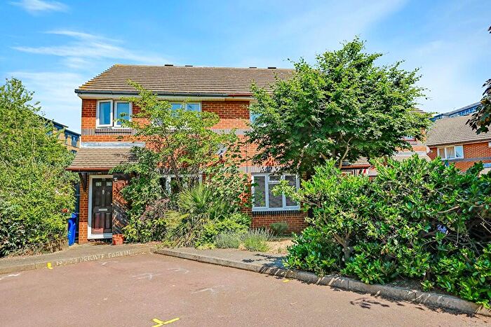 2 Bedroom End Of Terrace House To Rent In Goodwin Close, London, SE16