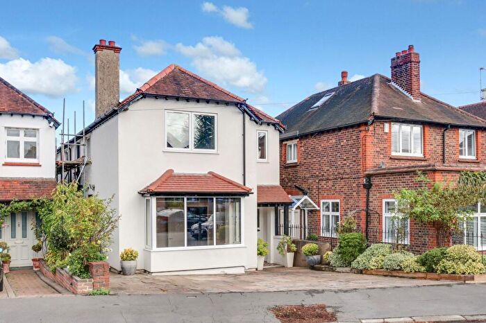 4 Bedroom Detached House To Rent In Queens Drive, Thames Ditton, KT7