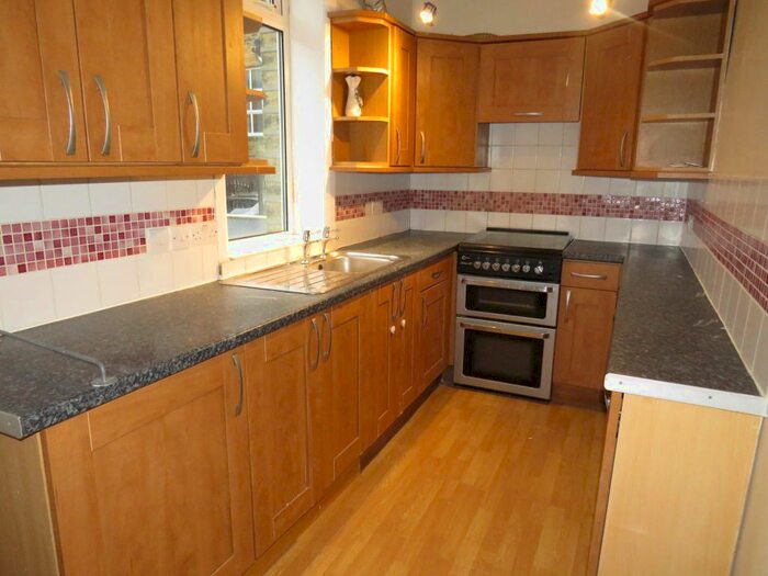 2 Bedroom Property To Rent In Emscote Avenue, Halifax HX1