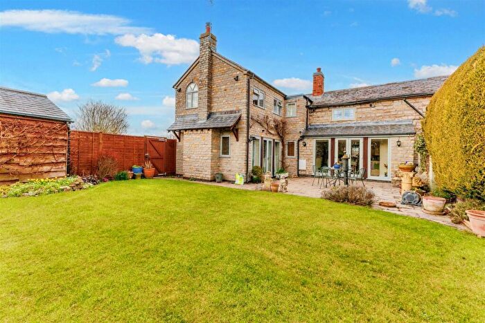 3 Bedroom End Of Terrace House For Sale In Stratford Road, Bidford-On-Avon, B50