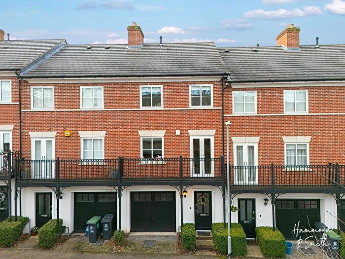 3 Bedroom Town House To Rent In Mowbray Close, Epping, CM16