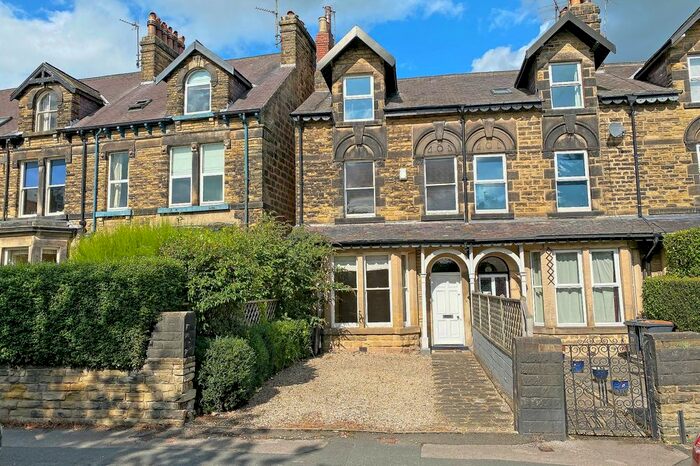 3 Bedroom Town House To Rent In Grove Road, Harrogate, North Yorkshire, HG1