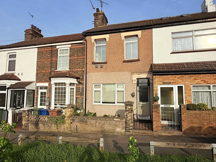 3 Bedroom Terraced House For Sale In Stanley Road, Grays, RM17
