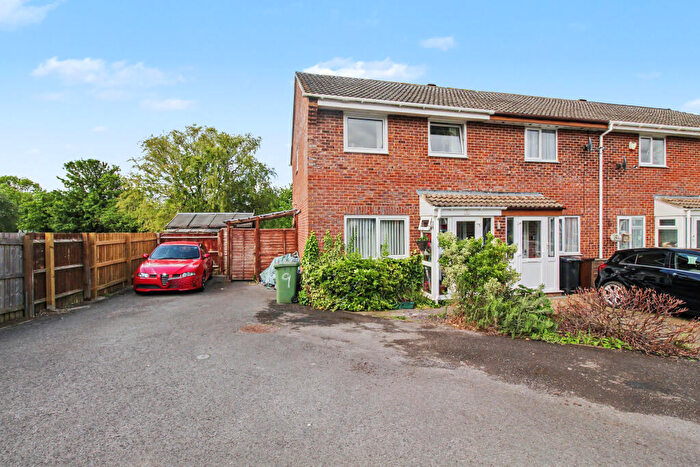 3 Bedroom End Of Terrace House For Sale In Gould Close, Street, BA16