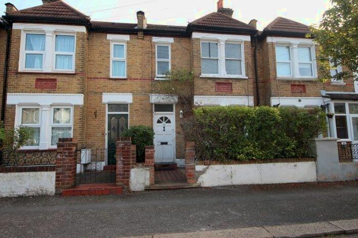 3 Bedroom Property To Rent In Bronson Road, London, SW20