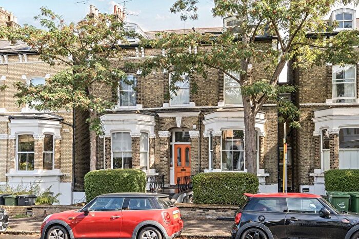 1 Bedroom Property For Sale In Gauden Road, London, SW4