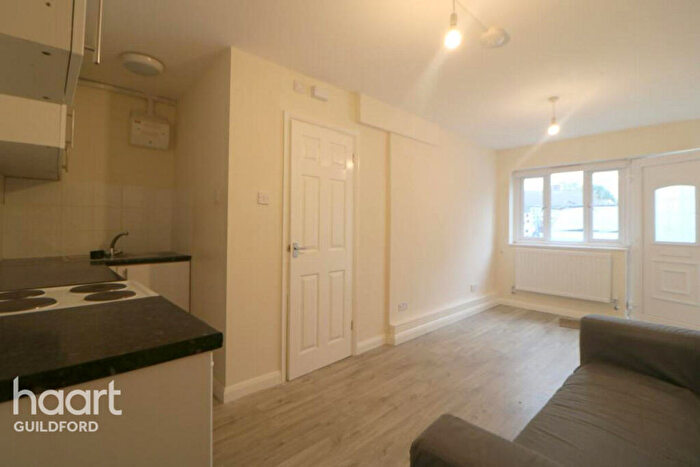 1 Bedroom Apartment To Rent In Applegarth Avenue, Guildford, GU2