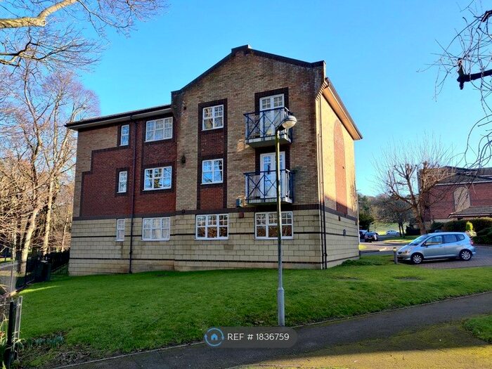 2 Bedroom Flat To Rent In Knights Field, Luton, LU2