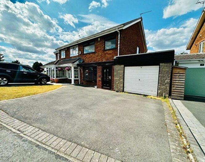 3 Bedroom Semi-Detached House To Rent In Apollo Road, Stourbridge, DY9