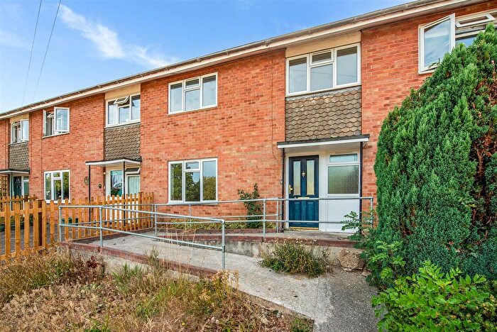 3 Bedroom Terraced House For Sale In Lambs Close, Overton, Basingstoke, RG25