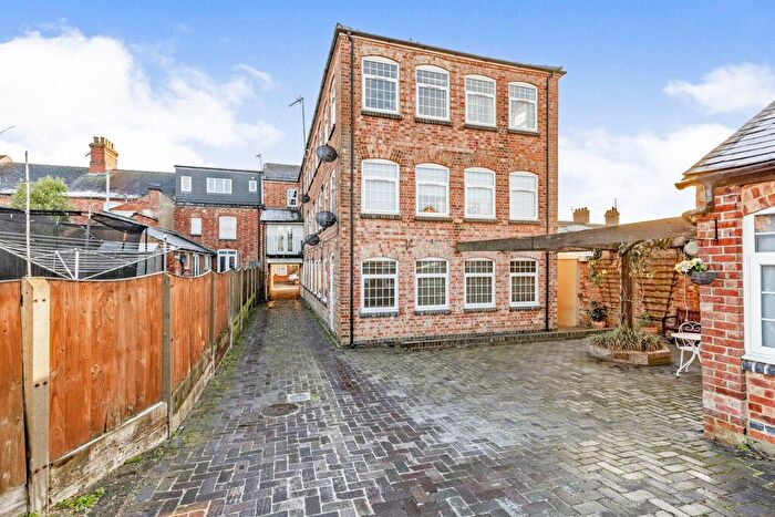 1 Bedroom Flat For Sale In Harborough Road, Rushden, NN10