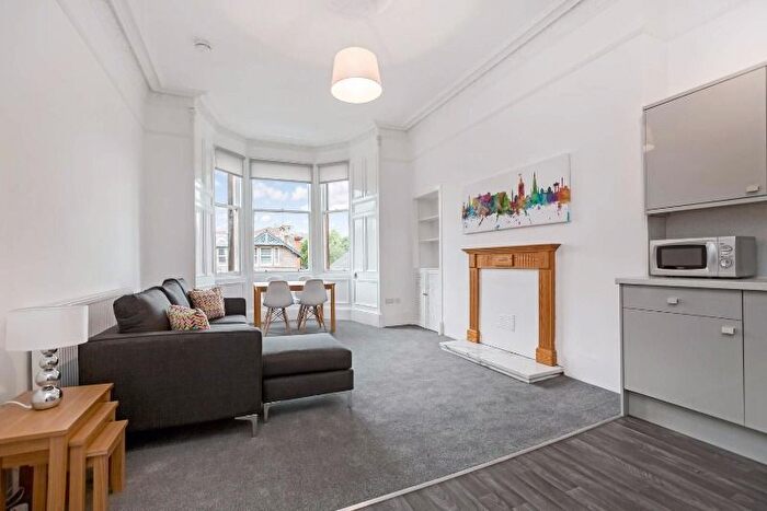 3 Bedroom Flat To Rent In West Savile Terrace, Edinburgh, EH9