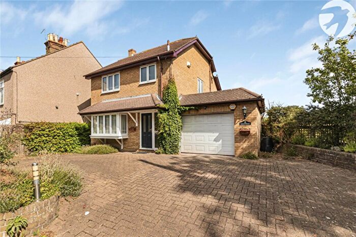 3 Bedroom Detached House For Sale In Cray Road, Crockenhill, Kent, BR8