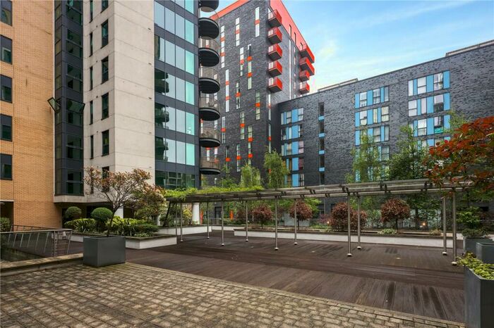 1 Bedroom Flat To Rent In Millharbour, Canary Wharf, London, E14