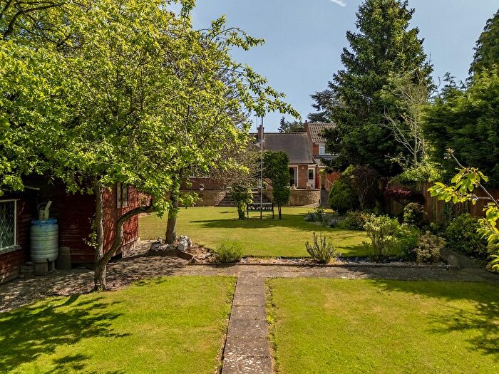 2 Bedroom Detached Bungalow For Sale In Lutterworth Road, Aylestone, Leicester, Leicestershire., LE2