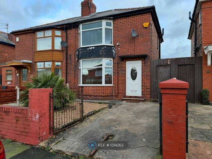 2 Bedroom Semi-Detached House To Rent In Sunnyside Road, Droylsden, Manchester M43