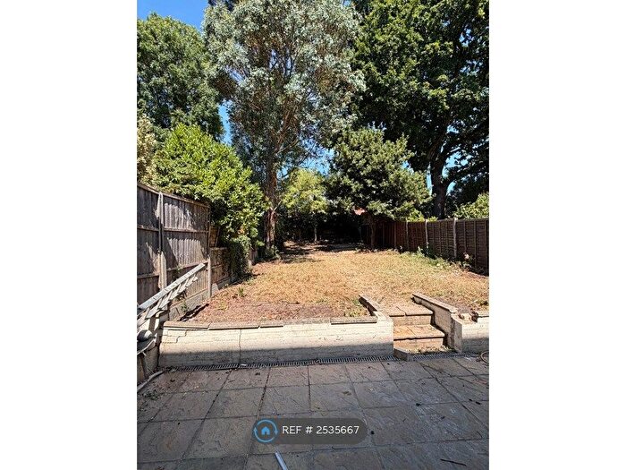 7 Bedroom Semi-Detached House To Rent In Garratt Road, Edgware, HA8