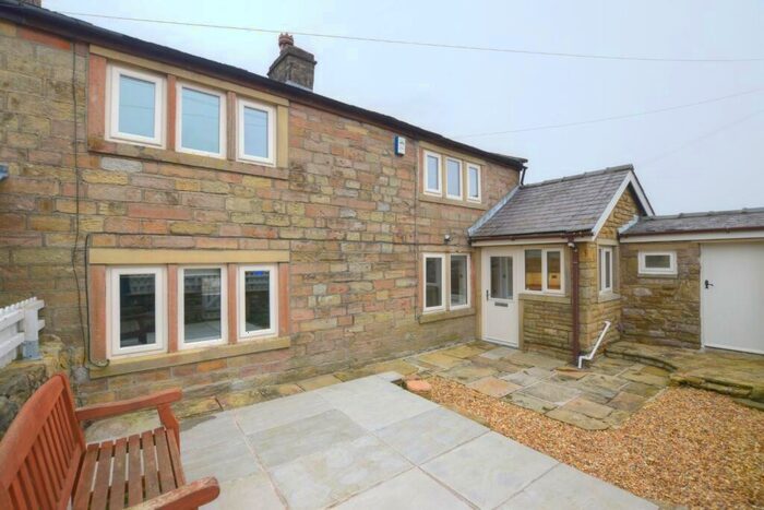 3 Bedroom Cottage For Sale In Brownhill Row, Colne, BB8