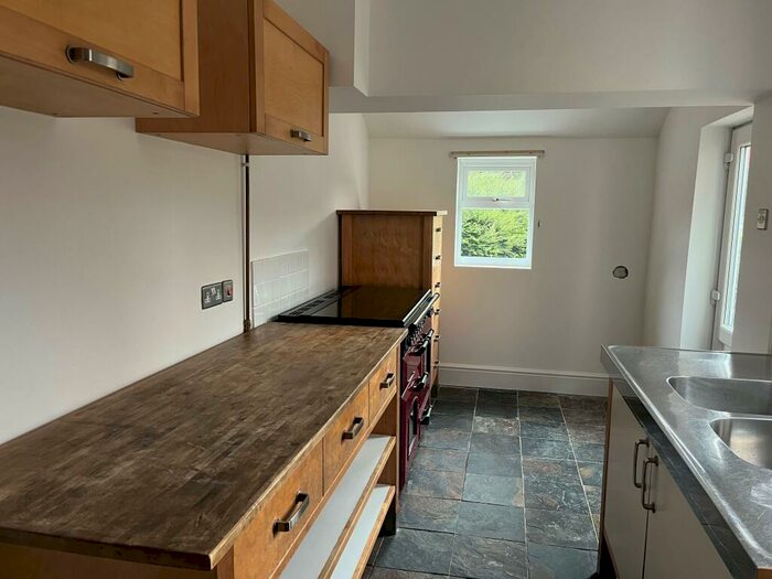 2 Bedroom Semi-Detached House To Rent In Bosworth Road, Measham, DE12