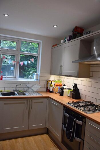 4 Bedroom Detached House To Rent In Allington Avenue, Nottingham, NG7