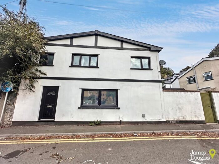 2 Bedroom House For Sale In Oxford Lane, Cardiff, CF24