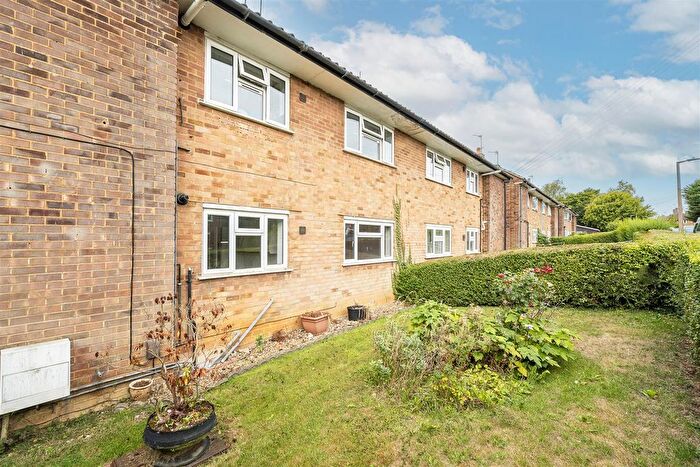 2 Bedroom Maisonette For Sale In Tallents Crescent, Harpenden, AL5