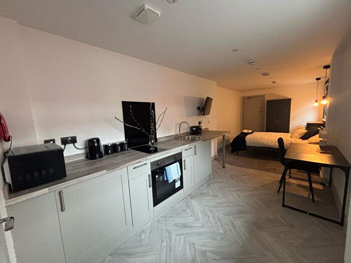 6 Bedroom House To Rent In Drewry Lane, Derby, DE22