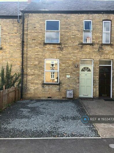 2 Bedroom Terraced House To Rent In Queens Walk, Stamford, PE9