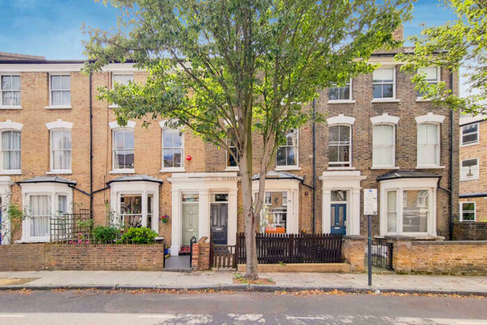 2 Bedroom Flat To Rent In Bryantwood Road, London, N7