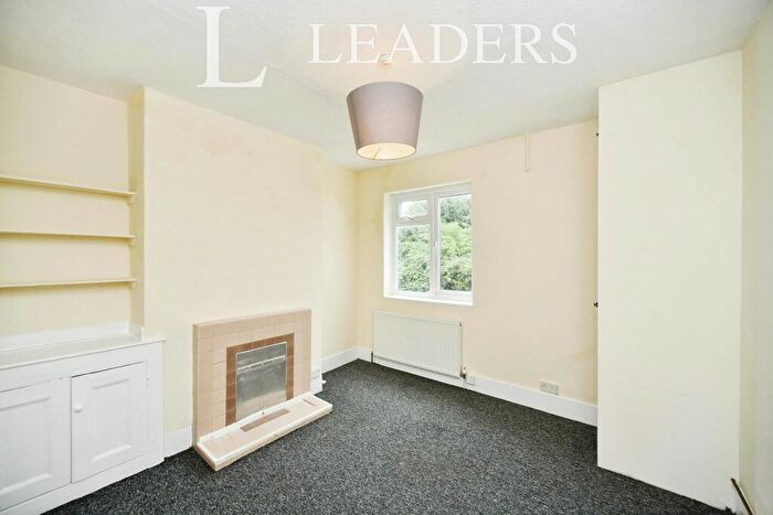 2 Bedroom Apartment To Rent In Coombe Road, BN2