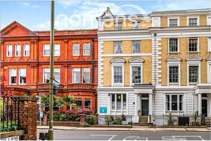2 Bedroom Flat To Rent In Southgate Street, Winchester, SO23