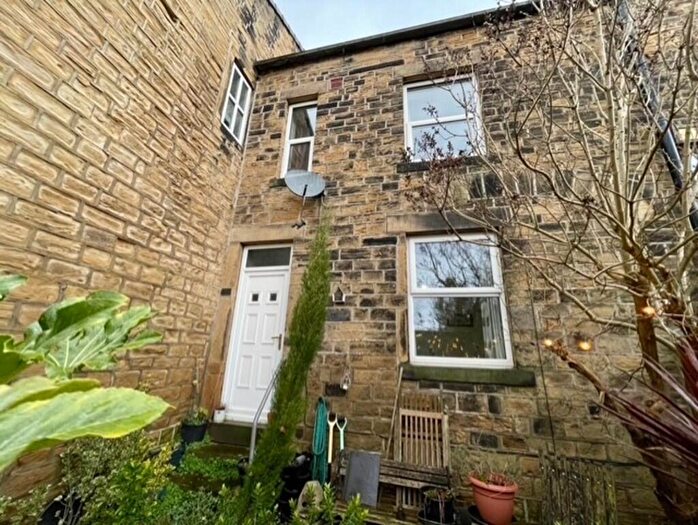 3 Bedroom Terraced House For Sale In Gable End Terrace, Pudsey, LS28