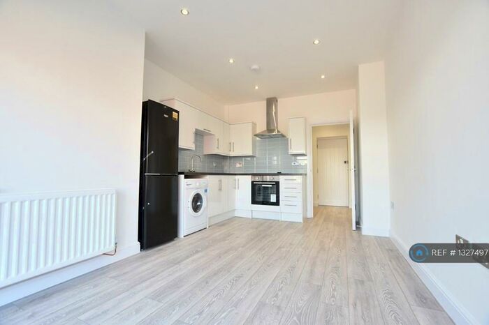 1 Bedroom Flat To Rent In Farley Hill, Luton, LU1