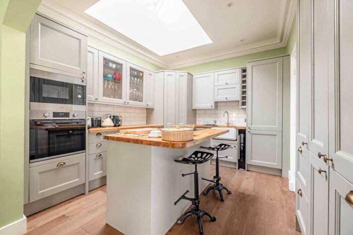 3 Bedroom Apartment For Sale In Nashdom Lane, Burnham, SL1